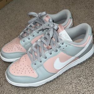 Nike Dunk Low Pink Oxford size 8.5 women, 7 men
